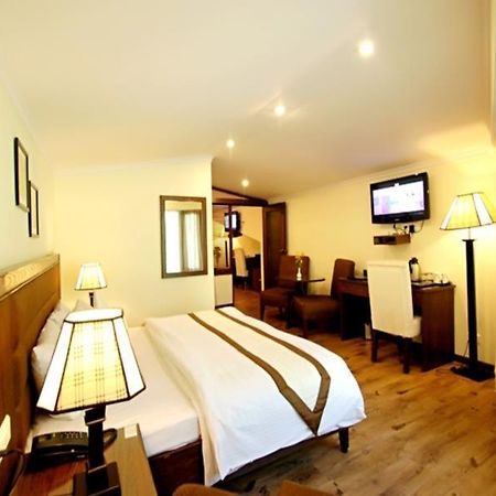 East Bourne Resort Шимла Экстерьер фото