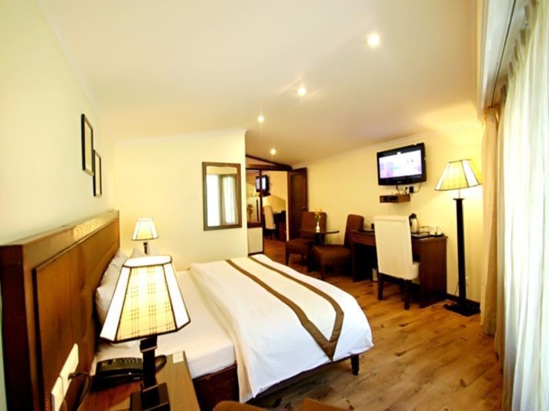 East Bourne Resort Шимла Экстерьер фото